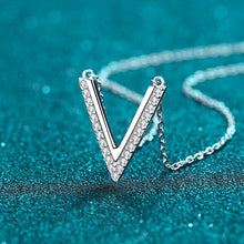 Cargar imagen en el visor de la galería, 【ZHOYA】925 Silver V-shaped Moissanite micro-inlaid necklace ins style