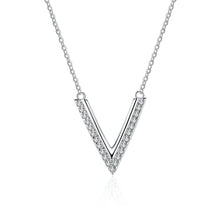 Charger l&#39;image dans la galerie, 【ZHOYA】925 Silver V-shaped Moissanite micro-inlaid necklace ins style