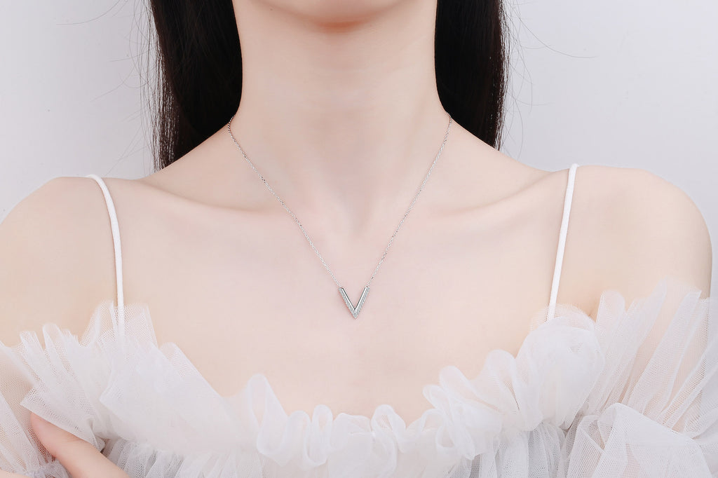 【ZHOYA】925 Silver V-shaped Moissanite micro-inlaid necklace ins style