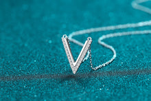 Cargar imagen en el visor de la galería, 【ZHOYA】925 Silver V-shaped Moissanite micro-inlaid necklace ins style