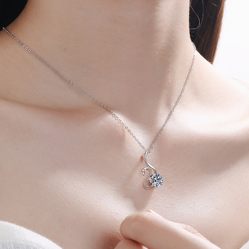 【ZHOYA】s925 Sterling Silver Necklace 2 carat Moissanite Diamond Swan Necklace