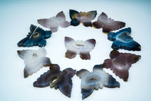 Charger l&#39;image dans la galerie, Agate Crystal Cave Butterfly