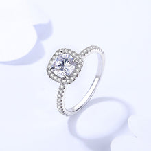 Cargar imagen en el visor de la galería, 【ZHOYA】 Luxury Round Cut 1 Carat S925 Silver Moissanite Ring